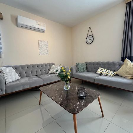 Weekend Apartments 2Br Kyrenia  Eksteriør billede