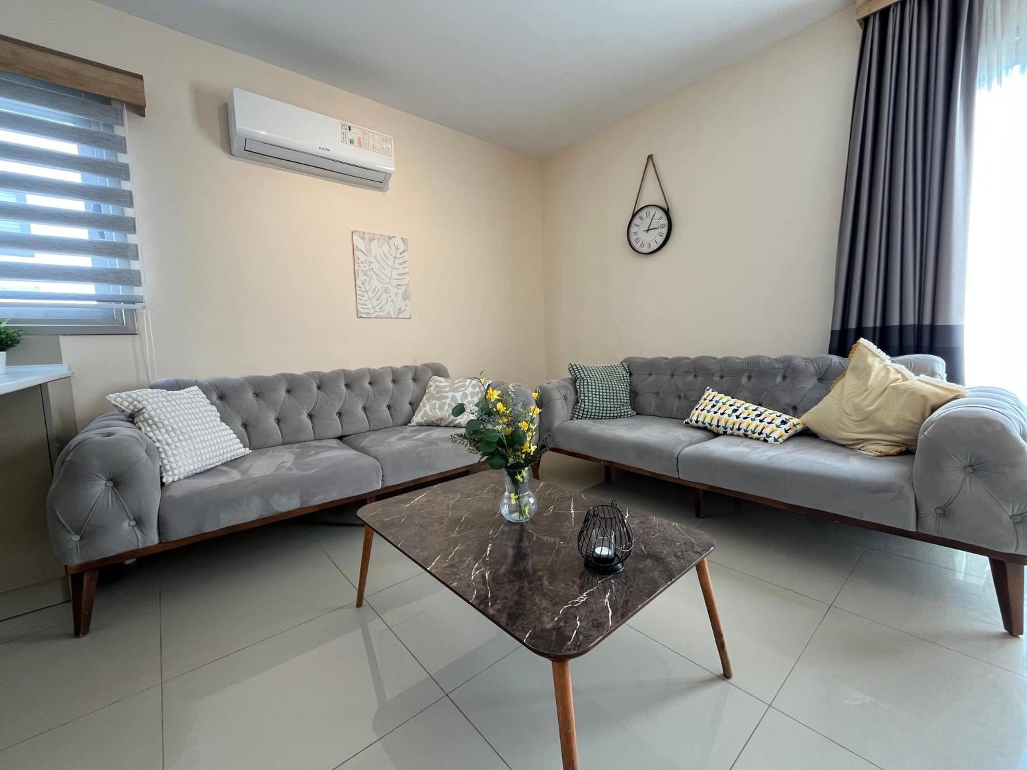 Weekend Apartments 2Br Kyrenia  Eksteriør billede